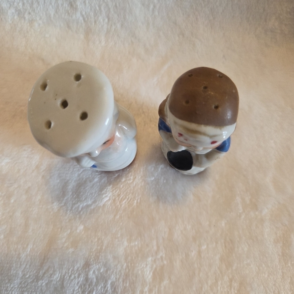 Vintage Made in Japan Husband & Wife Baker Chef Salt & Pepper Shakers Ceramic - Picture 3 of 10